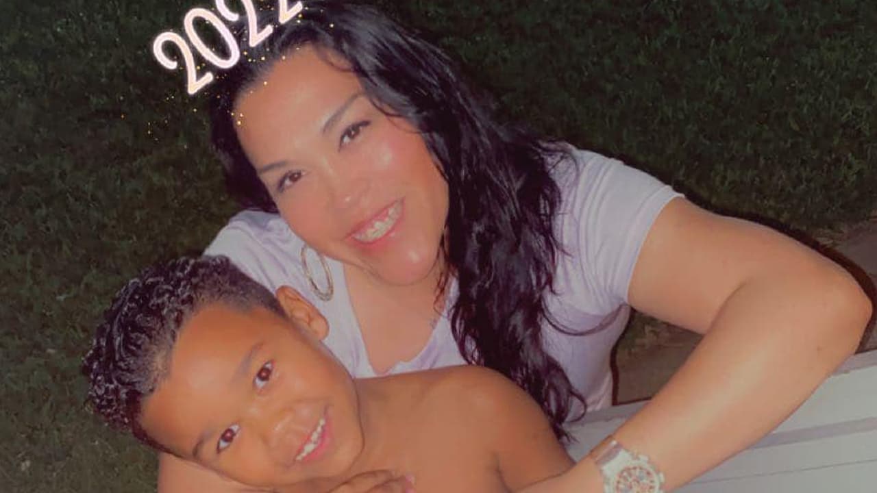 Gracias al grupo de apoyo CircumSTANCE, Cantú conoció más sobre el síndrome y asegura que pudo ayudar a su hijo a superarlo. Hoy comparte su historia con madres hispanas para crear conciencia del coronavirus en los niños y las consecuencias que pueden tener.