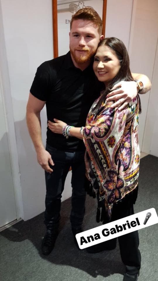 Días antes del concierto de Tigres del Norte, Saúl Álvarez estuvo en el show de Ana Gabriel, otra de sus cantantes favoritas.