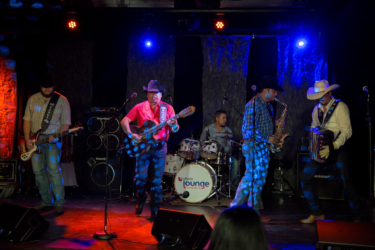 En exclusiva presentaron su nuevo sencillo "Para qué amarte"