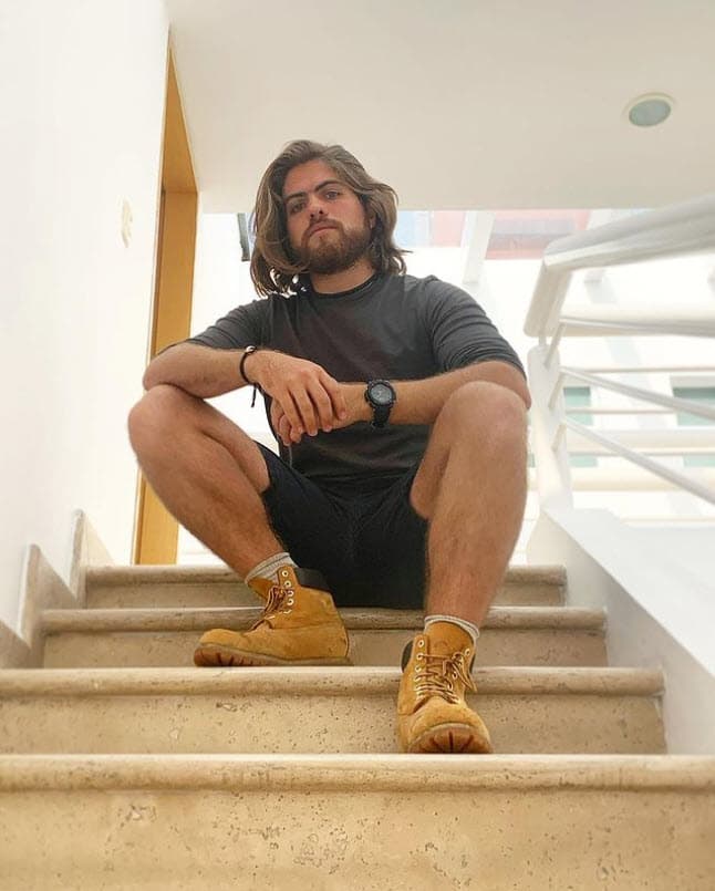 Valenzuela es un
<b>artista plástico y activista</b> de la Ciudad de México.
<br>