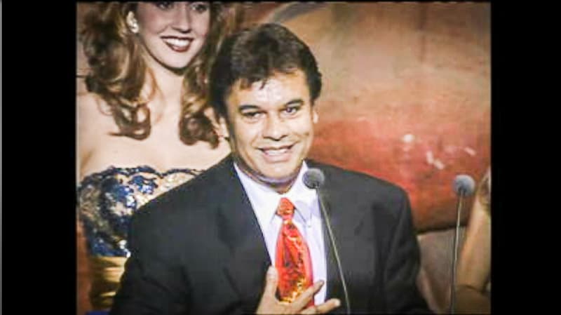 El último premio de la noche fue para la canción 'Pero qué necesidad' del maestro Juan Gabriel a Mejor Canción Pop del Año.