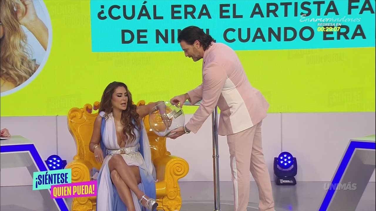 Ninel Conde participó en una dinámica muy divertida pues puso a prueba los conocimientos de los panelistas y les hizo preguntas relacionadas con su vida y trayectoria artística.