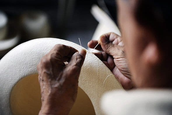 Fuente de trabajo para muchos, el sombrero de toquilla seguirá siendo usado por su belleza, elegancia y tradición.