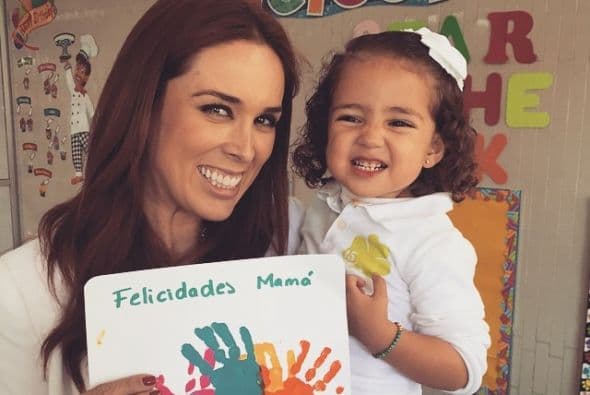 Jacqueline Bracamontes compartió con sus seguidores el bello dibujo que le hizo su divina nena. ¡Qué tiernas!