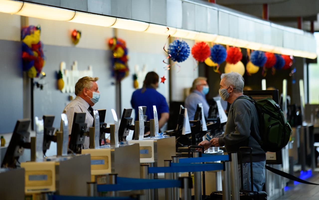 Estas son las tres causas del alza de casos de coronavirus en Pensilvania según el gobernador