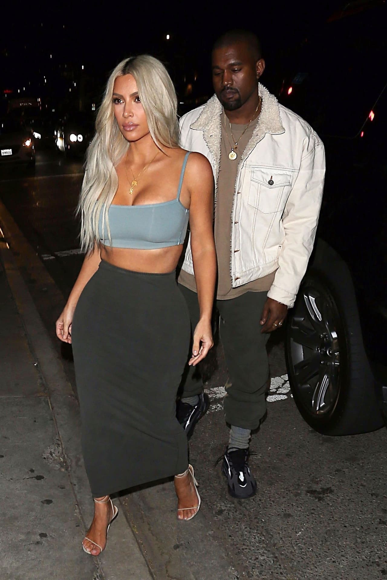 La noche del pasado jueves 2 de noviembre, el famoso matrimonio conformado por Kanye West y Kim Kardashian fue captado al llegar a la fiesta de cumpleaños de su hermana menor, Kendal Jenner, en West Hollywood.