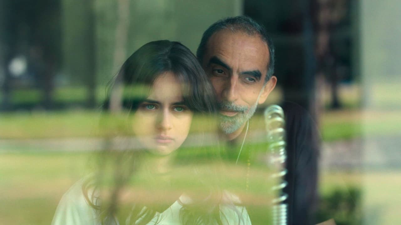 Anabel decide quedarse callada para no dañar a su madre