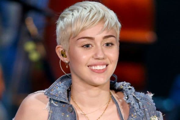 “A mí me encanta el sushi. Me lo como casi todo los días”- dijo Miley Cyrus en el programa Hollywood & Dine.