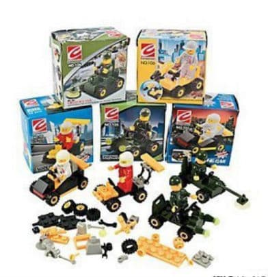 Carritos en miniatura para construir durante la fiesta y llevarse a casa.