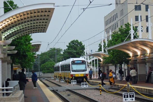 El sistema de transporte público de Dallas se expande hasta el aeropuerto internacional DFW