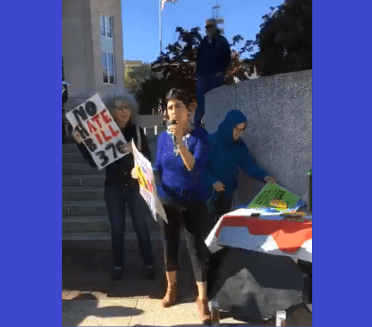 Miembro de Witness For Peace durante #caravanforjustice 2019