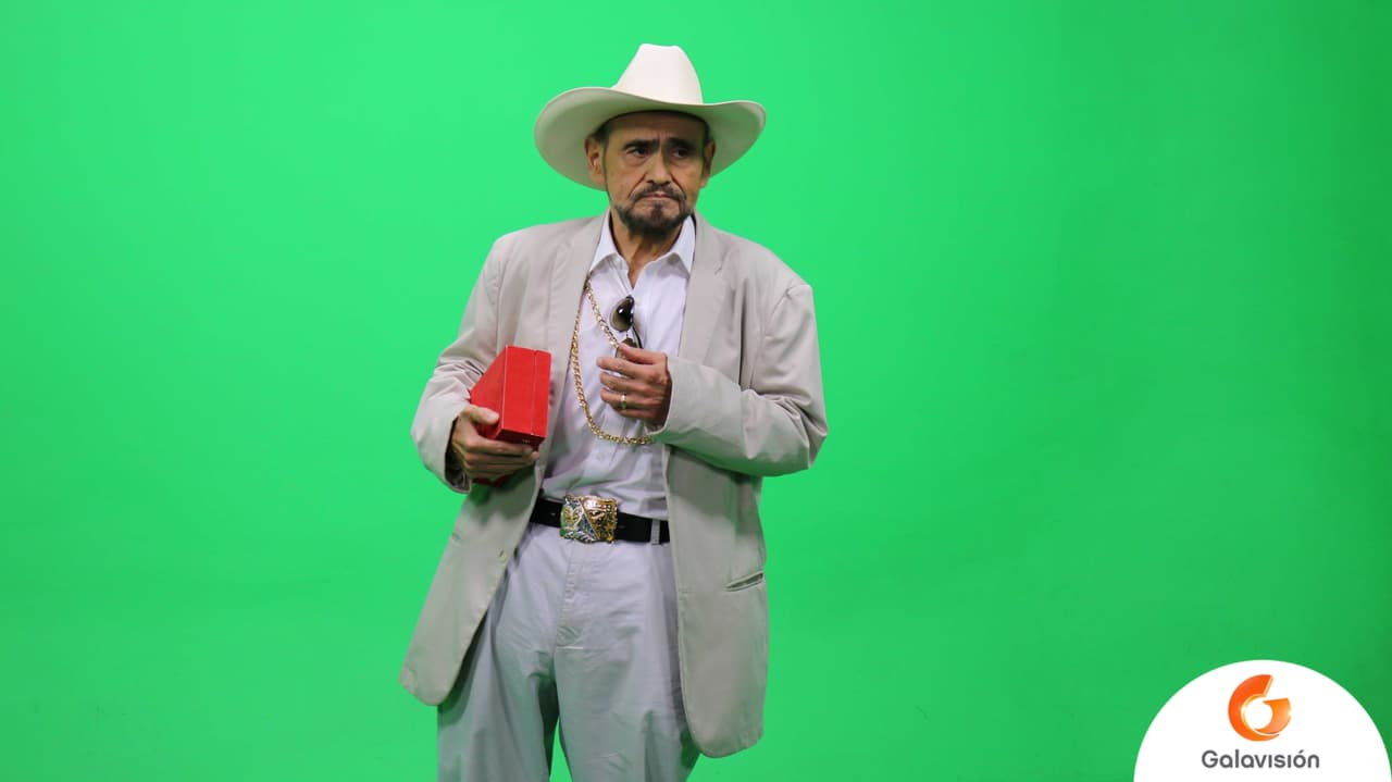 En este capítulo especial Edgar Vivar lució dos vestuarios diferentes, ¿cuál te gustó más?