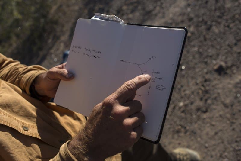Pero luego decidió completar el resto de la frontera, retomando su camino el 21 de diciembre de 2016.