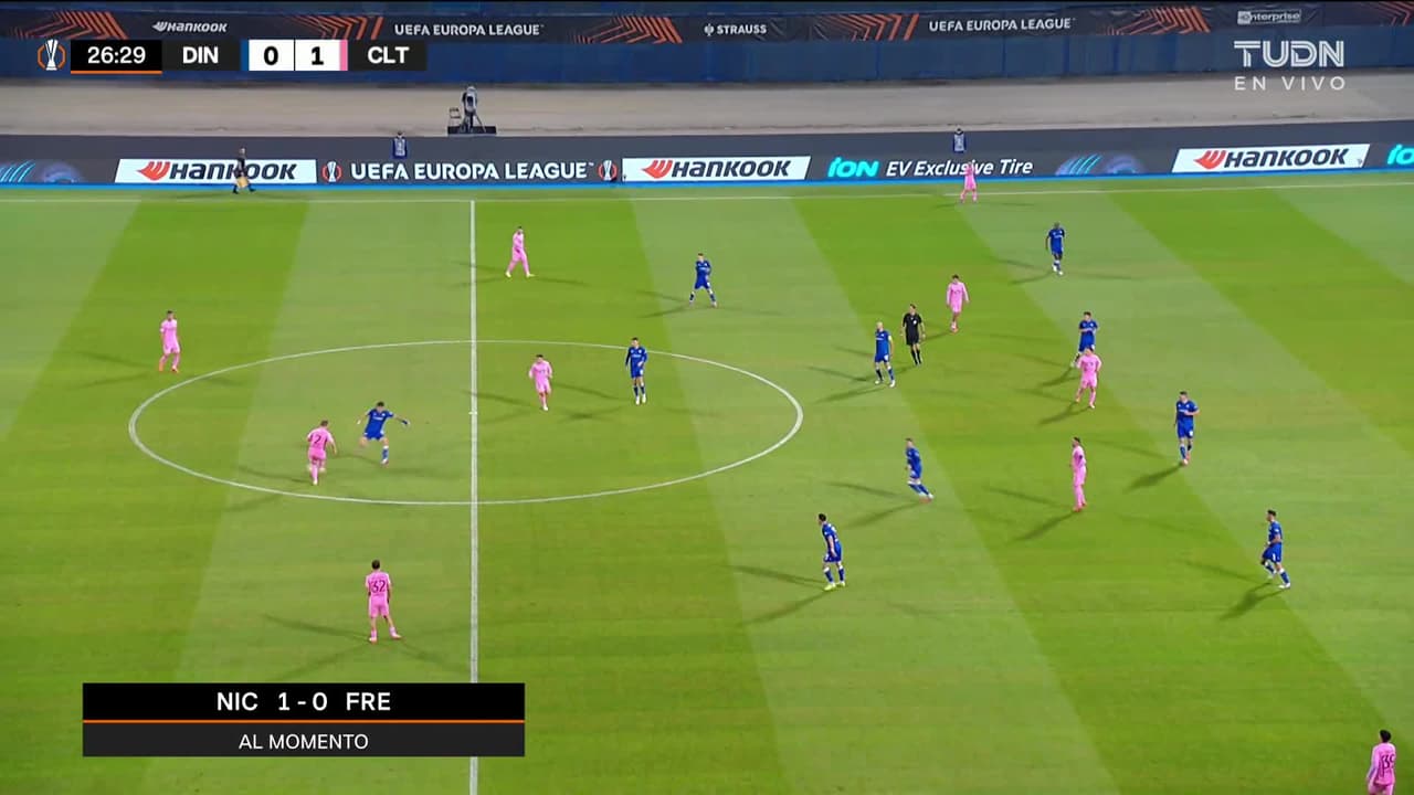 ¡TIRO ATAJADO! disparo por Iago Aspas.