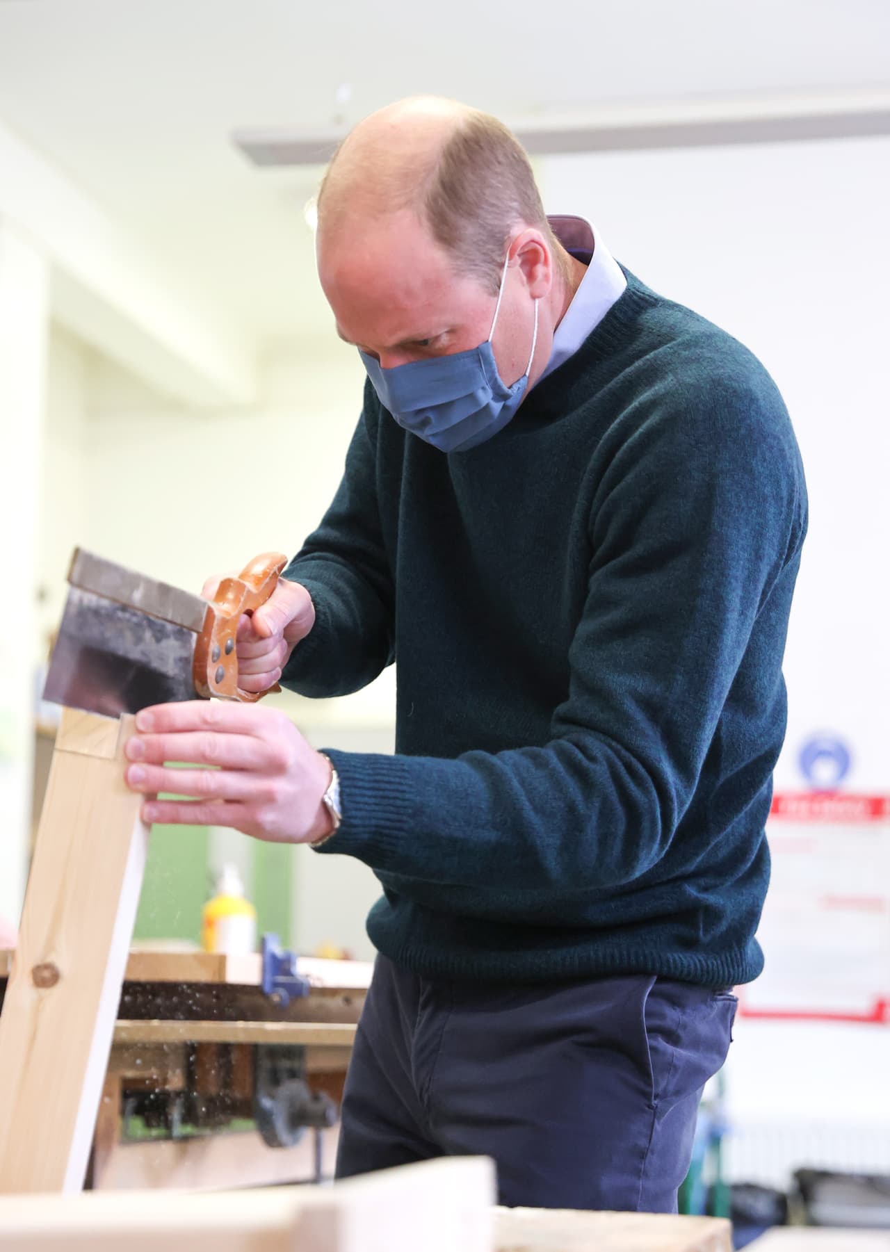 Este fin de semana, el heredero al trono realiza una gira por Escocia y estuvo en la Asamblea General de la Iglesia escocesa. Ahí trajo a su memoria cómo se enteró por primera vez de 
<b><a href="https://www.univision.com/noticias/autos-y-famosos/analizamos-el-accidente-que-le-causo-a-la-muerte-a-la-princesa-diana" target="_blank">la muerte de su madre. </a></b>
<br>