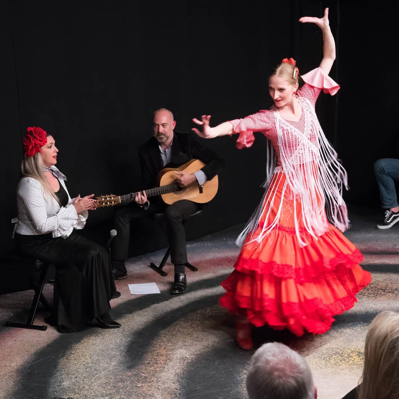 <b>Evento</b>: A Night of Flamenco
<br>
<b>Fecha</b>: 18 de noviembre
<br>
<b>Lugar</b>: The Mask Center. 1083 Austin Ave NE. Suite 008. Atlanta, GA. 30307
<br>
<b>Sitio web</b>: 
<a href="https://www.lacande.la/shows/flamenco-night/">https://www.lacande.la/shows/flamenco-night/</a> 
<br>
<br>Experimenta la pasión y el poder del flamenco en Atlanta. Disfruta de una velada de flamenco, tanto tradicional como reinventado, presentado por los representantes de La Candela Flamenco.