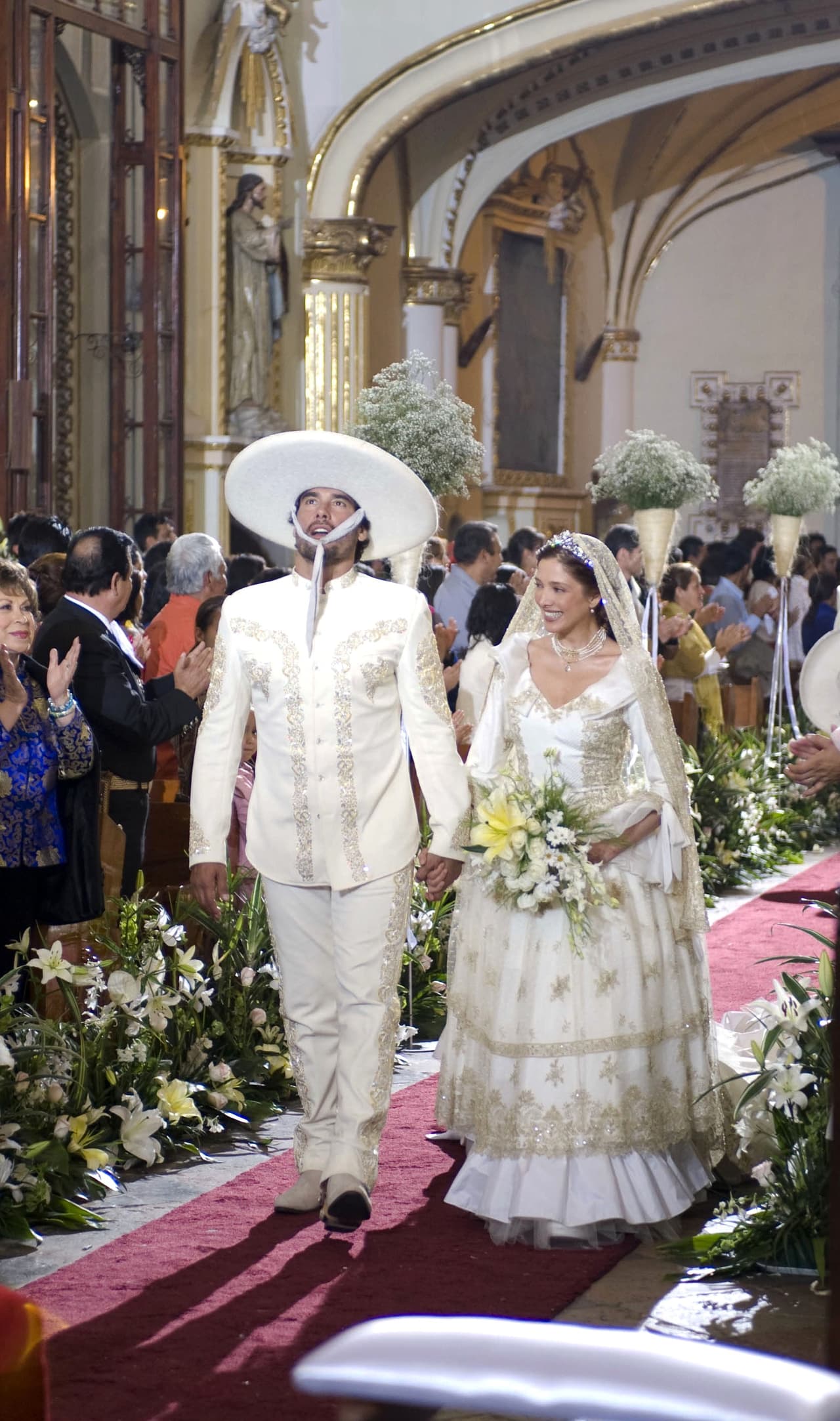 Adela Noriega y Eduardo Yáñez se casaron con "Fuego en la Sangre".