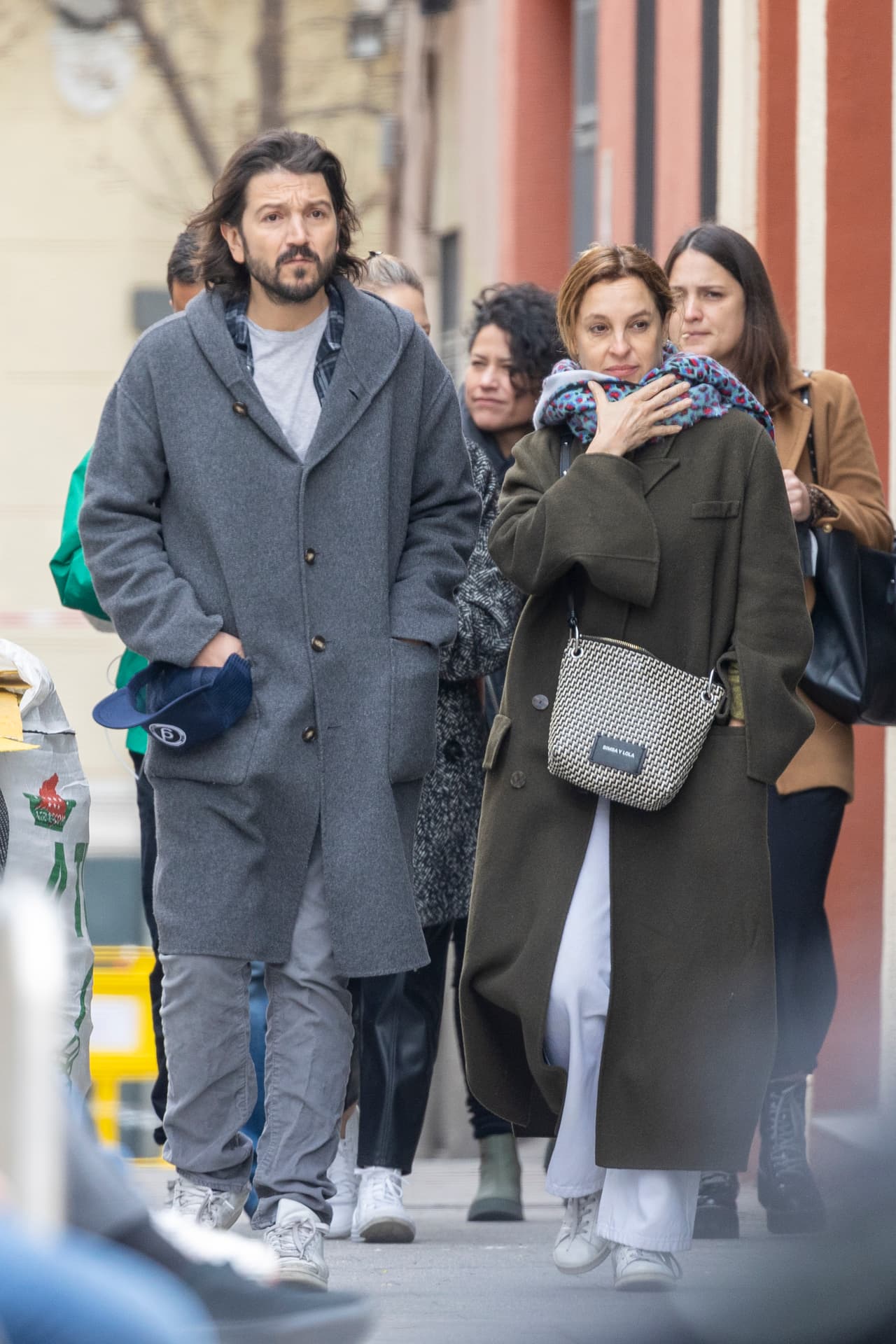 El noviazgo entre ellos dos se suscitó en medio de una polémica, pues fueron exhibidos por unas fotos de paparazzi en México durante el verano de 2019. 
<br>