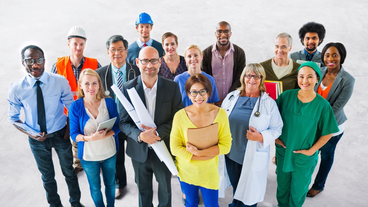 <b>Quedarse sin empleo no es el final:</b> es un golpe duro, sí, pero también una oportunidad de reorganizarte con ayuda. La red de la TWC está pensada para acompañarte en este proceso, desde el primer trámite hasta la capacitación que te abre nuevas puertas.
<b>Lo importante es dar el primer paso hoy.</b>