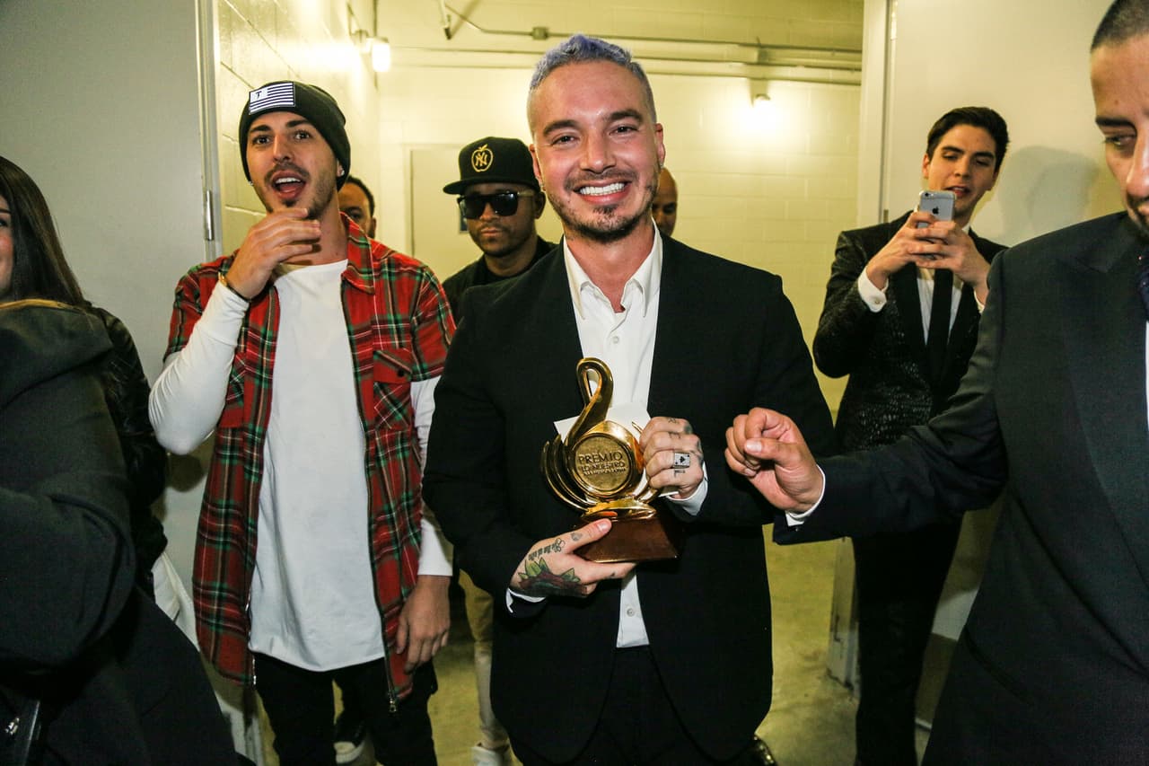 Como cada año, el talento de Univision fue uno de los más celebrados en esta alfombra magenta de Premio Lo Nuestro. ¿Quién fue tu favorito o favorita de la noche?