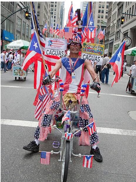La 58 edición del Desfile Nacional Puertorriqueño, además de transmitir mucha alegría y orgullo boricua, también ha sido una ventana para hacer un llamado al gobierno del presidente Obama y al Congreso para que se mejore el acceso de Puerto Rico a programas federales de salud, además de clemencia para el preso político Oscar López.