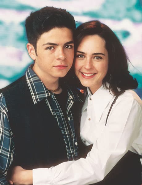 Así se veían José María Torre e Irán Castillo, cuando eran los personajes principales de 'Agujetas de color de rosa', en 1994.