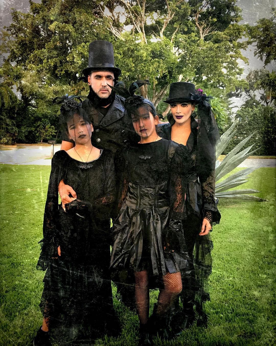 En el 2018, Emerson, Michaella y Antonella tomaron el mismo papel de su madre para verse al estilo 'dark'.