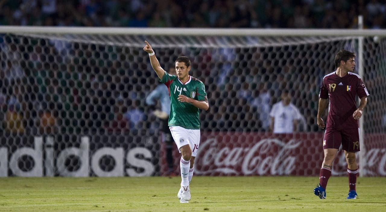 En 2010 y con Manchester United, Hernández llevaba 11 goles a sus 22 años. En la actualidad, Chicharito es el máximo goleador del 'Tri'.