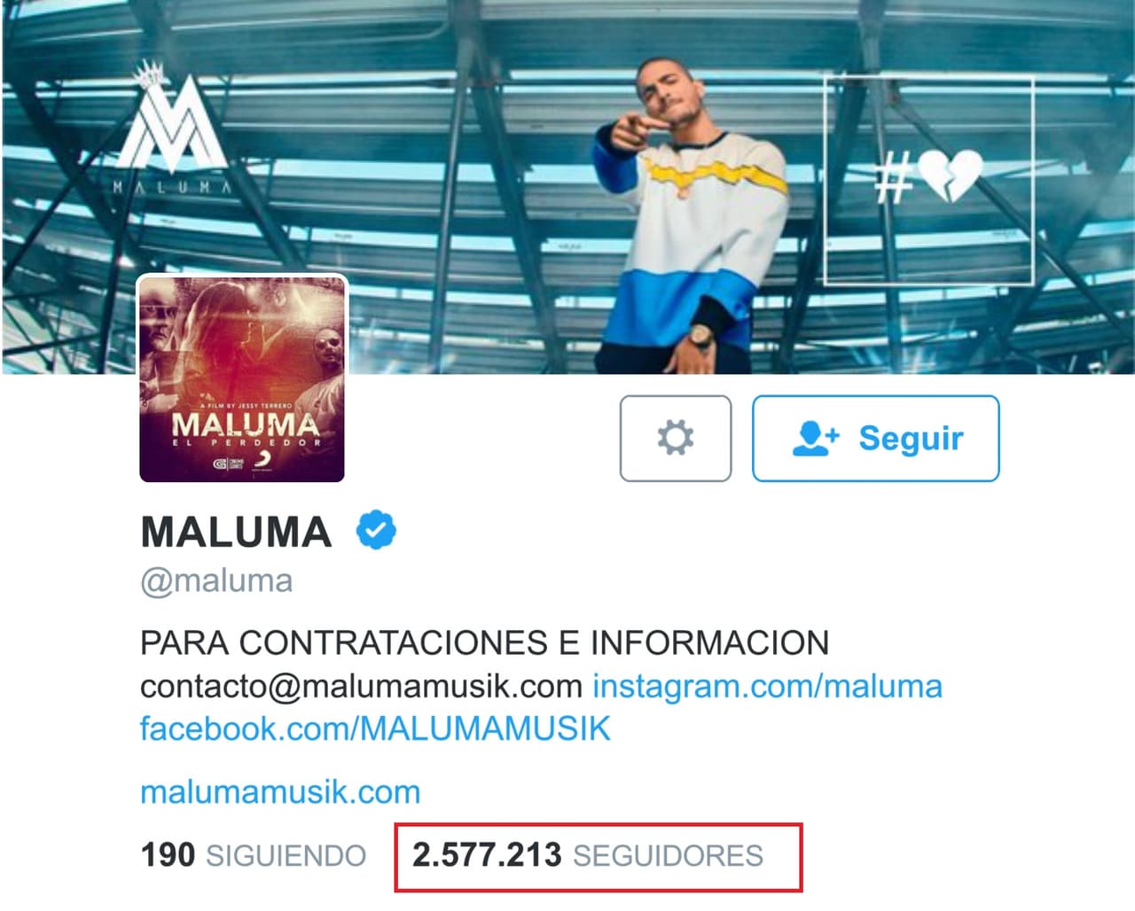 El cantante de reggaetón comparte videos, fotos con sus looks y otras locuras que ponen de cabeza a sus fanáticas. Tiene más de 2 millones de seguidores, ha dado más de 400 likes y ha publicado más de 17 mil tuits.