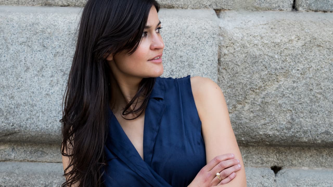 <b>SAGITARIO</b>
<br>Y llegamos al azul oscuro o tipo marino, para la gente de Sagitario, gente responsable y respetuosa ante todo. Saben de empatía y comprensión al prójimo.