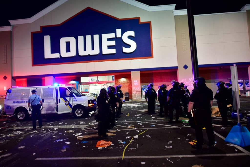 FBI: Joven ayudó a robar más de 100 mil dólares tras disturbios en Filadelfia por muerte de George Floyd 