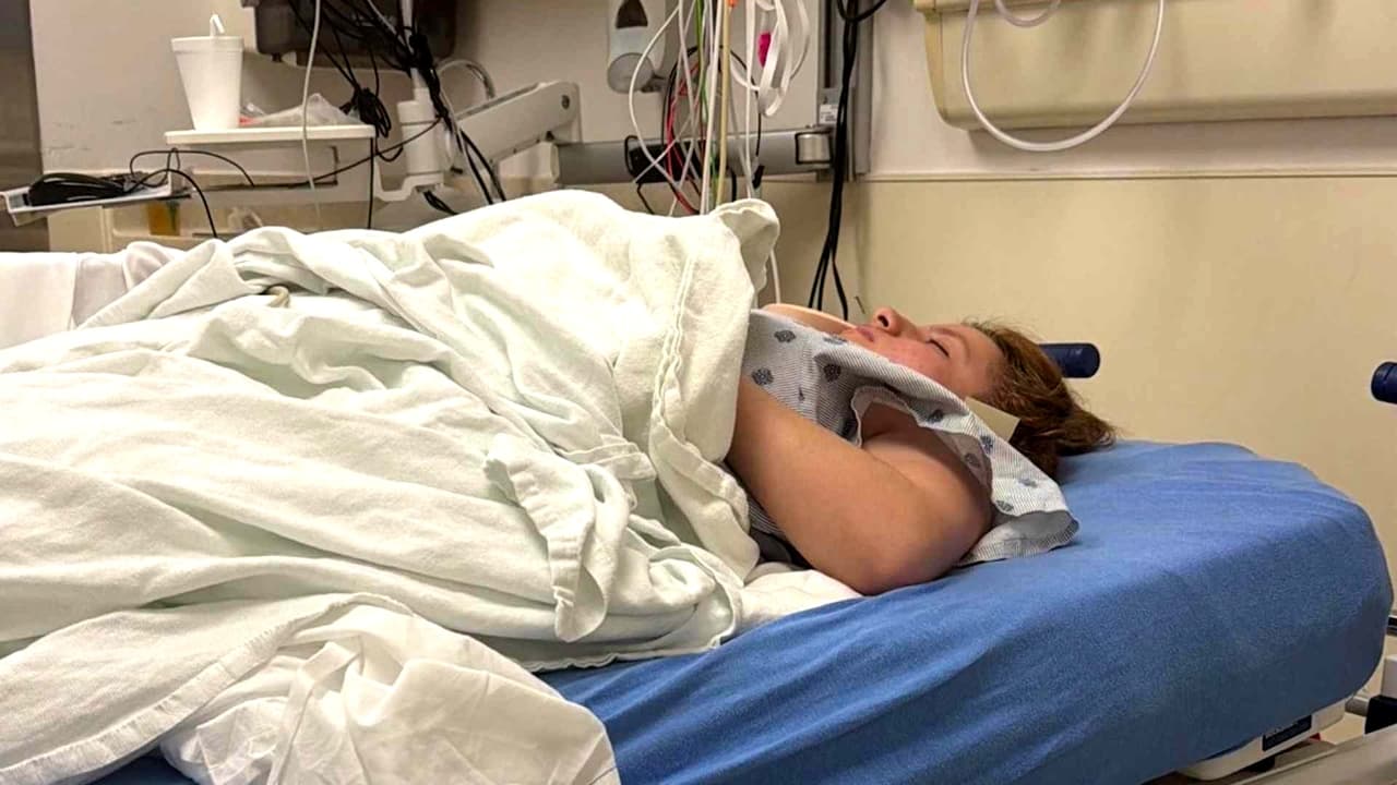 Estudiante termina hospitalizada tras ataque en escuela de Dallas