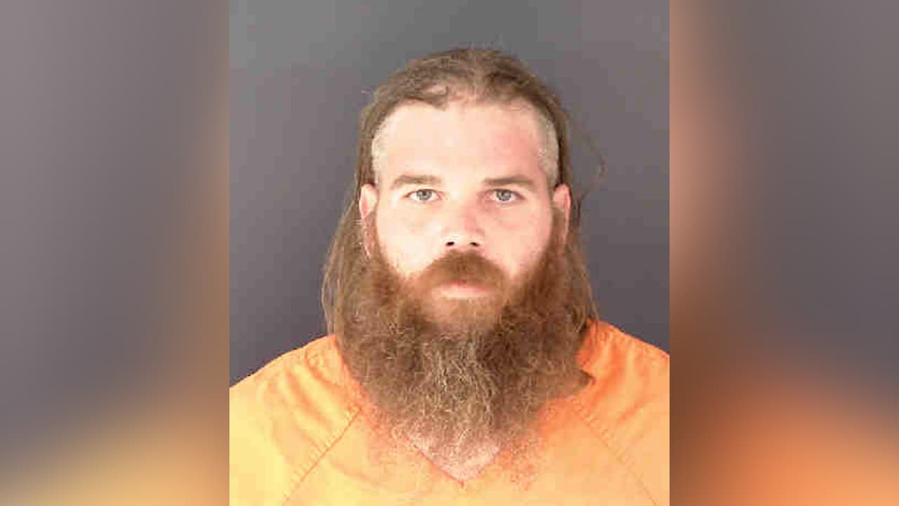 Policía de Sarasota detiene a hombre por distribuir pornografía infantil  