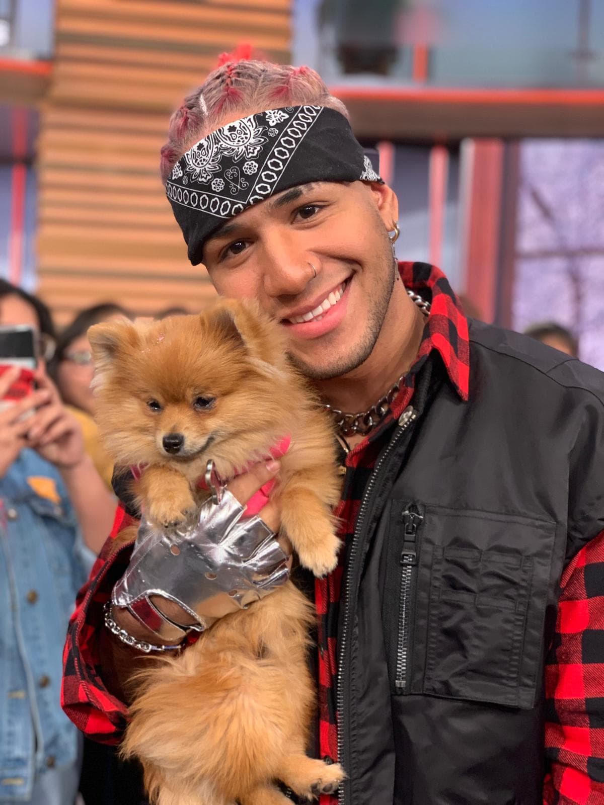 Bombom sigue siendo la consentida de nuestros invitados y para muestra esta foto con el cumpleañero.