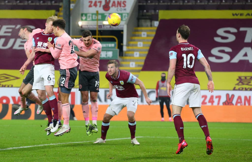 Burnley logró sacar apretada victoria como local ante el Sheffield United 1-0. El único gol del encuentro corrió a cargo de Ben Mee.