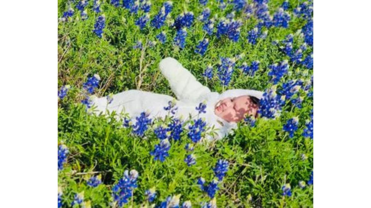 Marcela de León puso a posar a su bebé rodeado de bluebonnets.