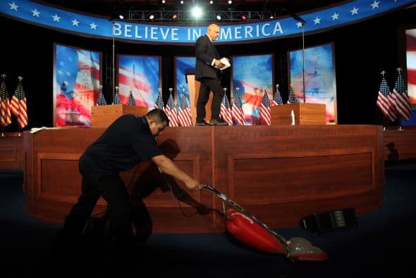 El magnate estadounidense de los casinos Sheldon Adelson acudirá al acto que se celebrará en Boston, en el que Mitt Romney, celebrará este martes su victoria o dará el discurso de la derrota.