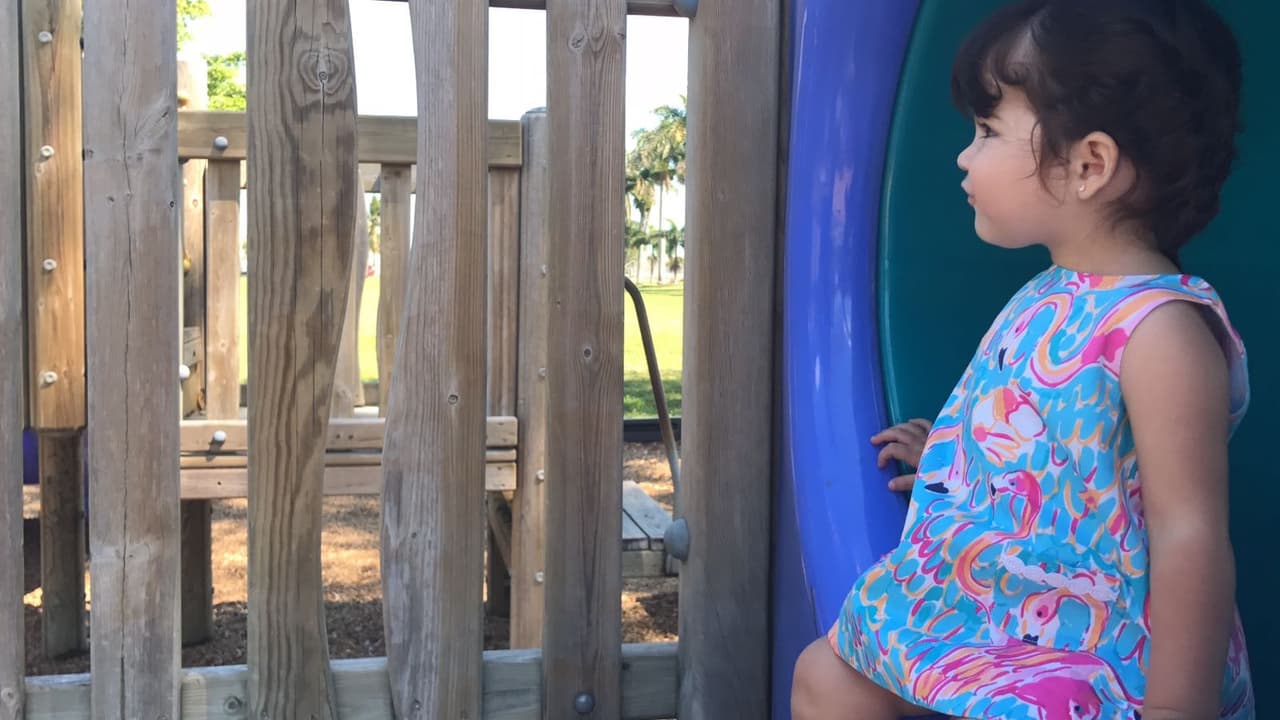 Ella estaba muy atenta a lo que pasaba a su alrededor.