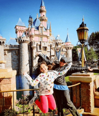 Thalía ha compartido diversas postales en Instagram en compañía de su hija, a quien le ha escrito comentarios donde expresa su profundo amor por ella.