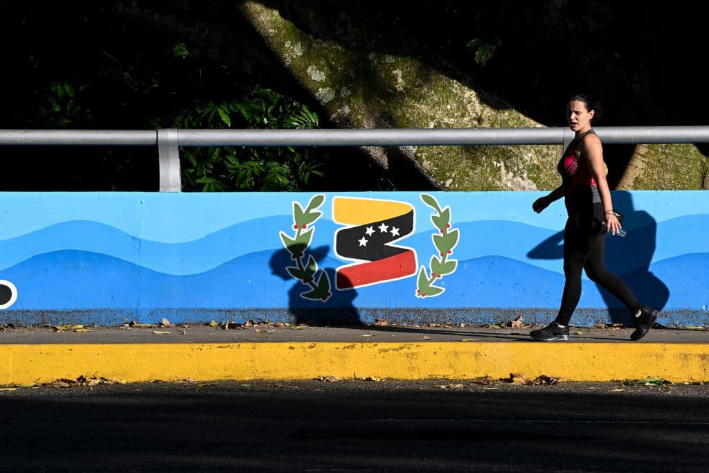 Venezuela da "un pequeño paso" hacia la democracia en las elecciones locales de este domingo