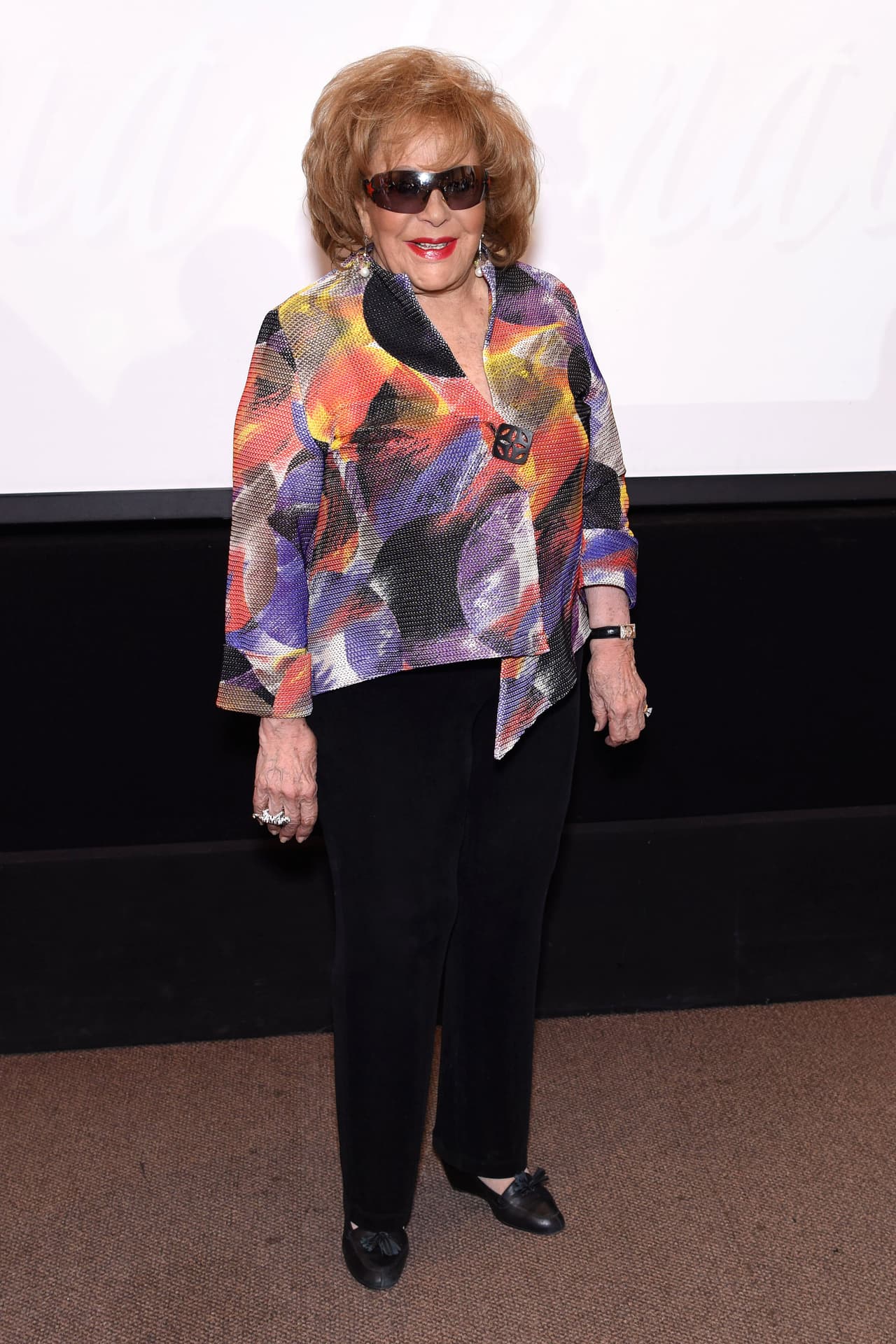 9. Nos cuidan cuando estamos enfermos, siempre tienen un remedio para curar los males que nos aquejan, son seres llenos de magia para sanar nuestras dolencias.