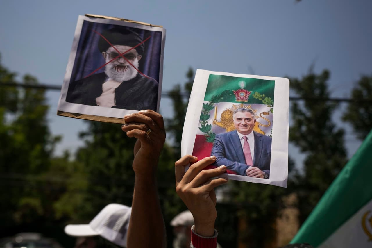 Trump dice que una "gran flotilla" de EEUU va camino hacia Irán por si acaso es necesario el uso de la fuerza