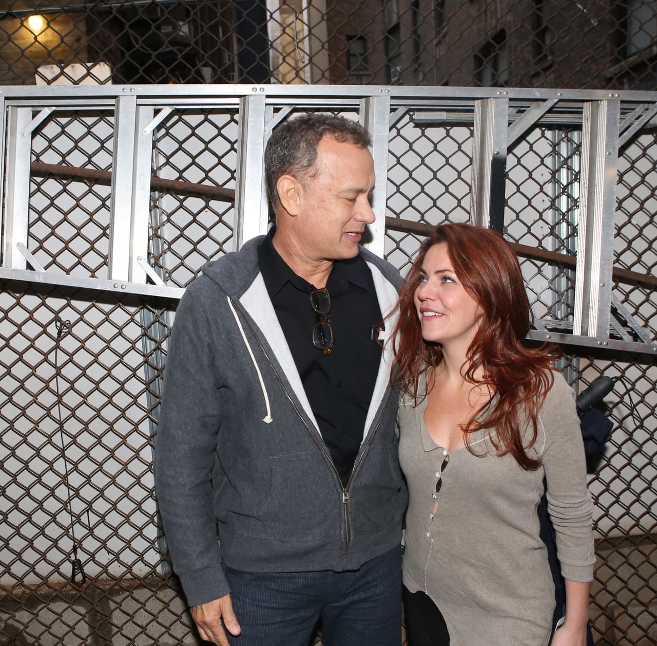 Tom Hanks y Rita Wilson se ha mantenido alejados de toda esta información sin ni siquiera negar o aceptar los hechos.