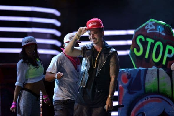 Èl quedó contento con su actuación. A ti, ¿qué te pareció?