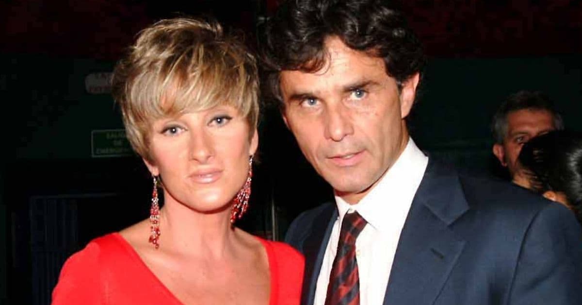 "Yo no soy una persona que esté buscando mujeres cada que volteo. Yo duré con mi mujer 36 años casado", comentó. 
<br>