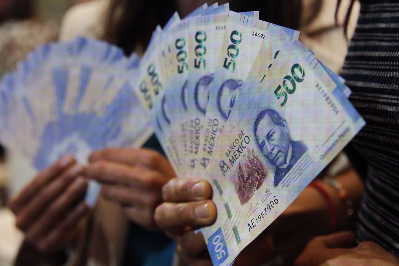 El gobierno creará nuevas alianzas políticas y económicas que no serán bien vistas en Washington, pero que afianzarán la posición independiente del país en materia de colaboración internacional, derechos humanos e inmigración aunque las relaciones mejorarán mucho entre ambos países.
<br>