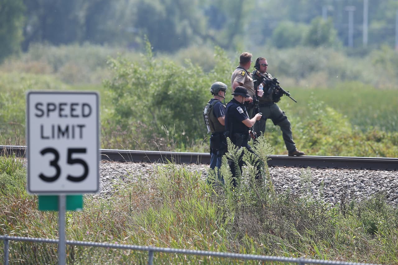 La Línea de Metra del Distrito Norte ha parado actividades por la búsqueda.