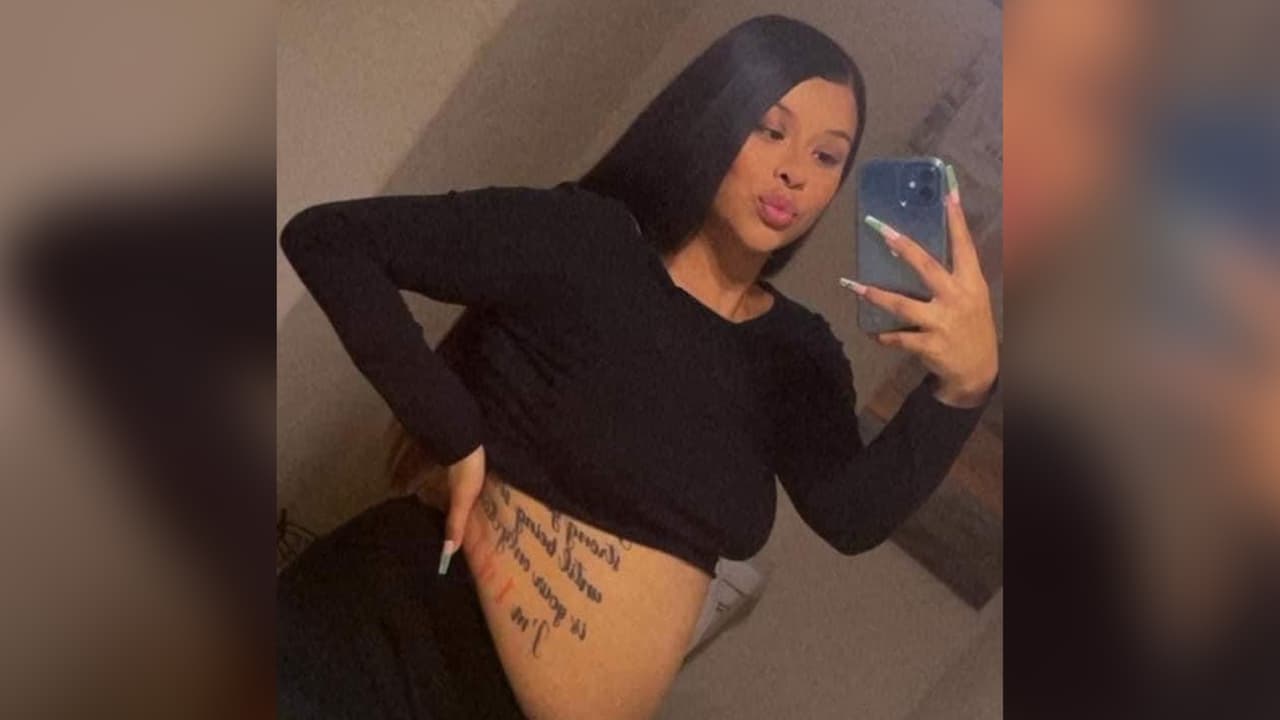 '
<b>Mamá, nos dispararon, nos dispararon'</b>, dijo Hernández a su madre que, de acuerdo con la mujer, salió corriendo hacia la gasolinera. El padre pudo llegar más rápido y habló con Jennifer antes de que subiera a la ambulancia.