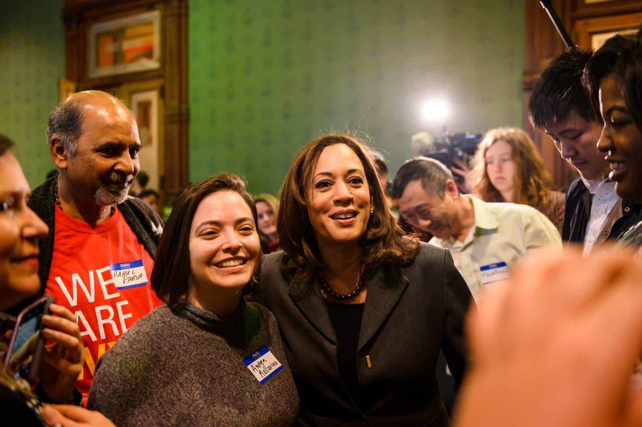Kamala Harris propone mantener DACA, ampliarlo y dar una vía a la ciudadanía a los dreamers