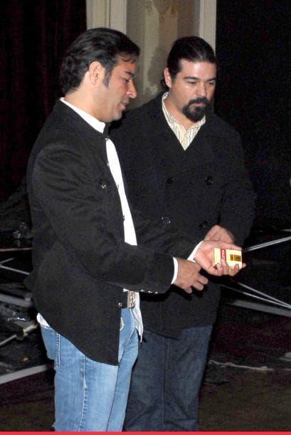 El 7 de junio de 2010 
<b>Oliver fue baleado</b> cuando conducía en una carretera de Torreón, Coahuila.